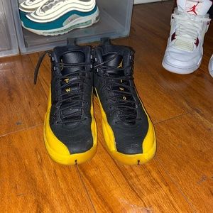 Bug Kids Jordan 12’s size 7... lightly worn